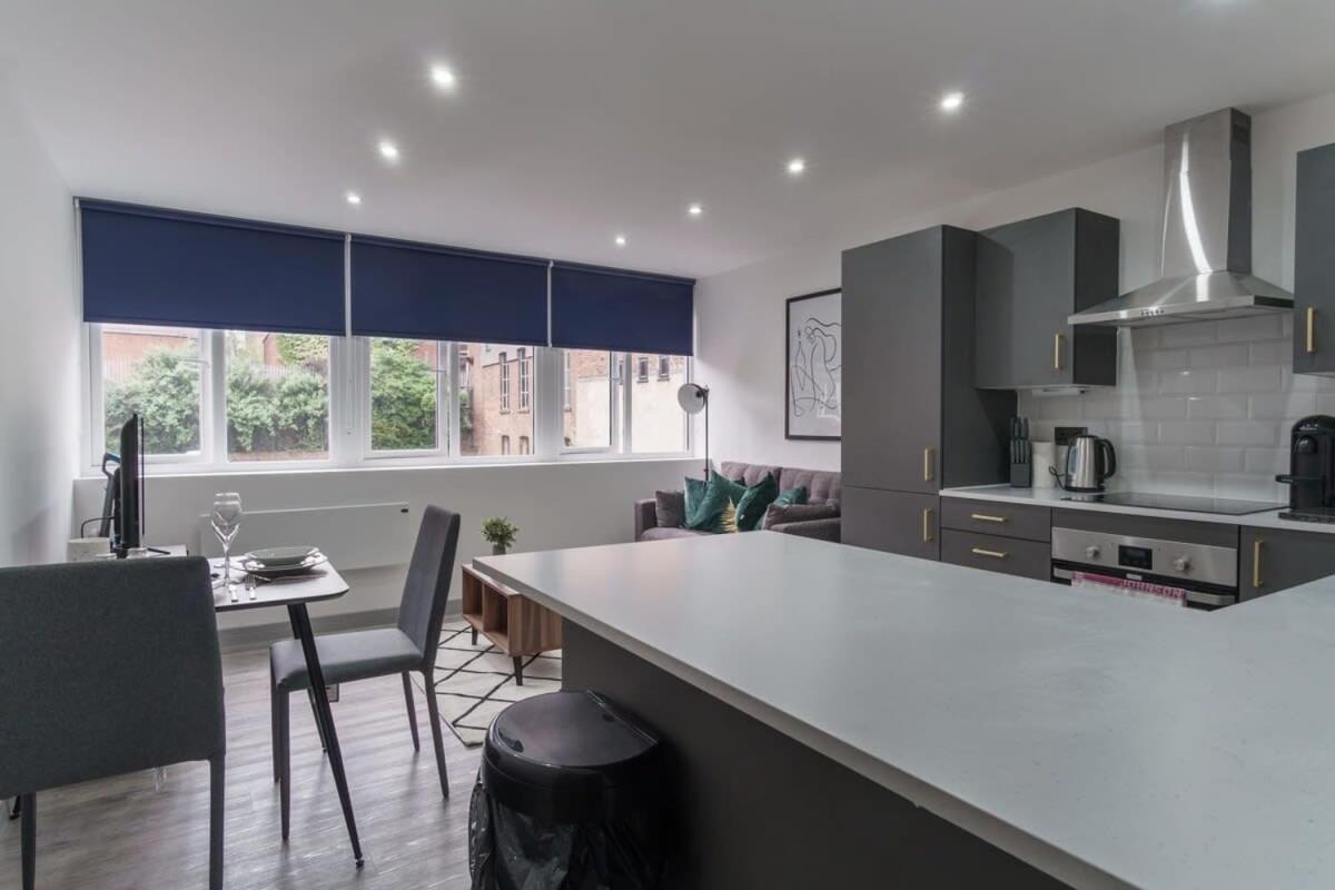 Contemporary 1 Bedroom Preston Apartment Luaran gambar